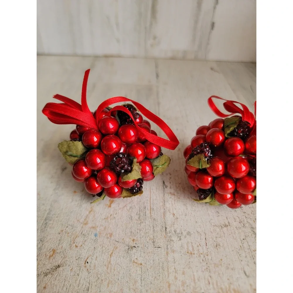 Vintage holly cranberry ball berry ornament Xmas set mistletoe home